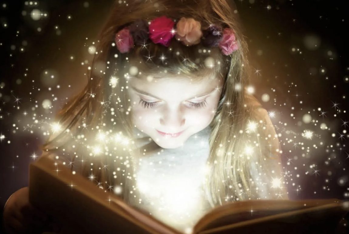 دور القصص في تنمية الخيال لدى الأطفال